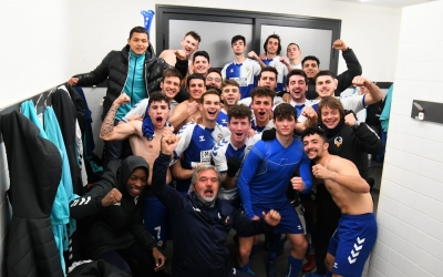 El Sabadell 'B' celebrant la victòria contra el Castellar | Centre d'Esports Sabadell